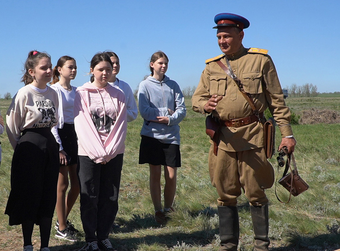 Военно-исторический клуб "Виктория" Оренбургского ГПЗ провел урок мужества для школьников