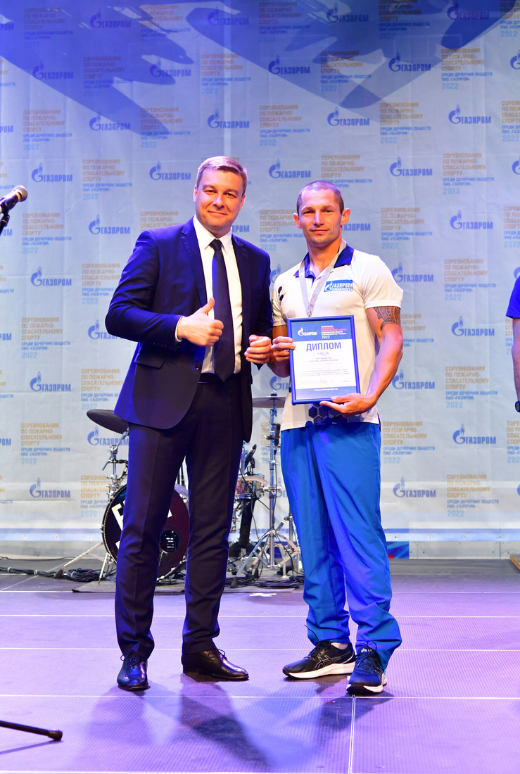 Церемония награждения — серебряный призер в личном первенстве Андрей Калашников
