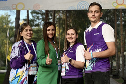 Экспертом КВИЗа стала Светлана Гребенникова (вторая слева)