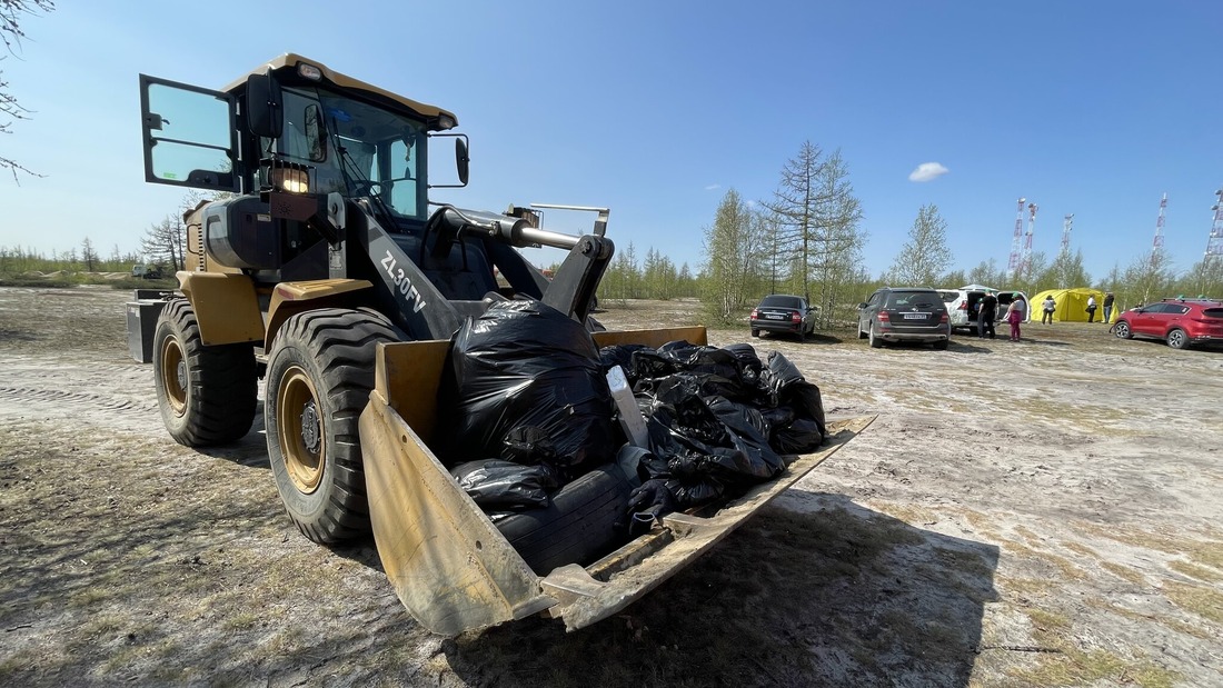 Сотрудники Завода по подготовке конденсата к транспорту собрали 15 тонн мусора