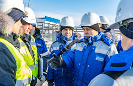 Начальник Департамента ПАО «Газпром» Юрий Лебедев и генеральный директор ООО «Газпром переработка» Айрат Ишмурзин приняли участие в выездном совещании