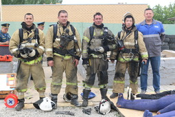 Участники от ведомственной пожарной части по тушению крупных пожаров