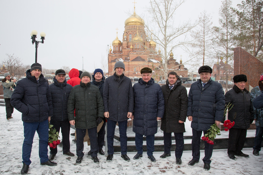Представители компании «Газпром переработка» приняли участие в митинге, посвященном Дню памяти о россиянах, исполнявших служебный долг за пределами Отечества.