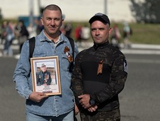 Сотрудники Астраханского ГПЗ — участники акции "Бессмертный полк"